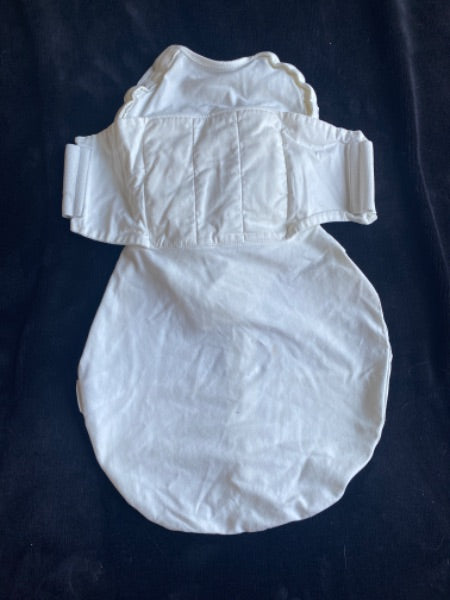 Happiest Baby Snoo Sleep Swaddle.  Size small, 0-3 Months (Newborn)