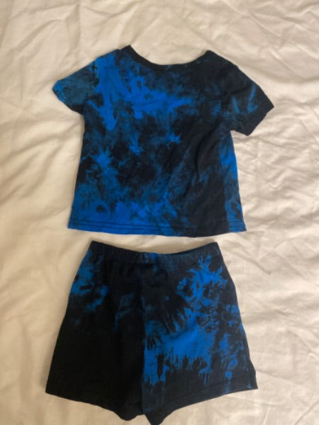 Shein 2-3 year old tye-dye short and tshirt set, Kids 2T