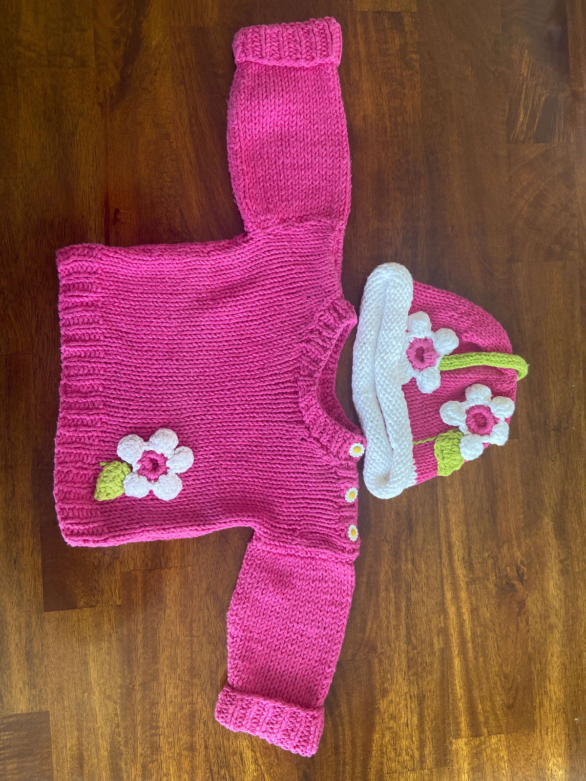 Handmade knitted sweater and toque set 6 months, Kids 6 Month (3-6M)