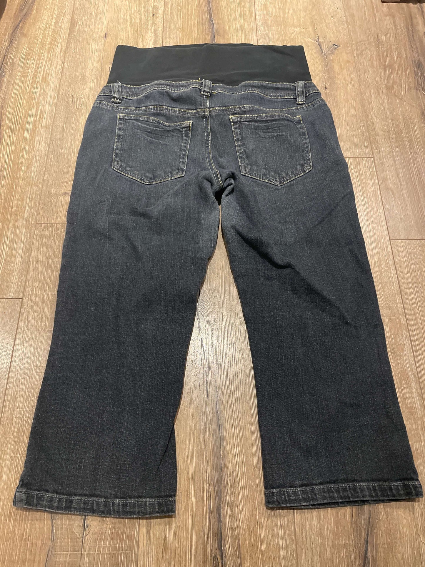 Maternity Jean capris, Maternity M (8-10)