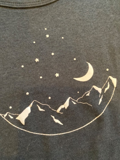 Little & Lively Mountain t-shirt size 1/2, Kids 2T