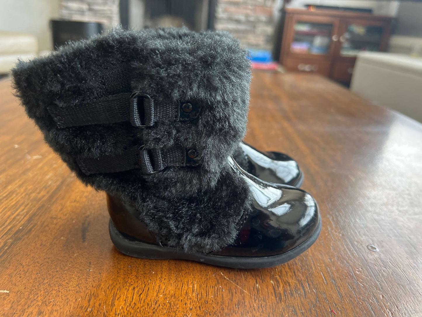 Black rain boots size 5 like new, Shoes 5 (Walkers:12-24 mth)