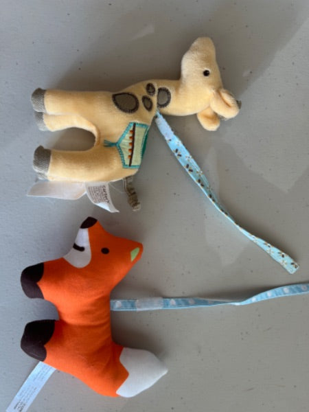 Bundle of 2 baby toys fox and giraffe