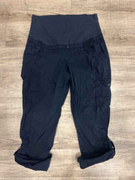 Thyme maternity black  pants  that can convert to capri xl , Maternity XL (16-18)