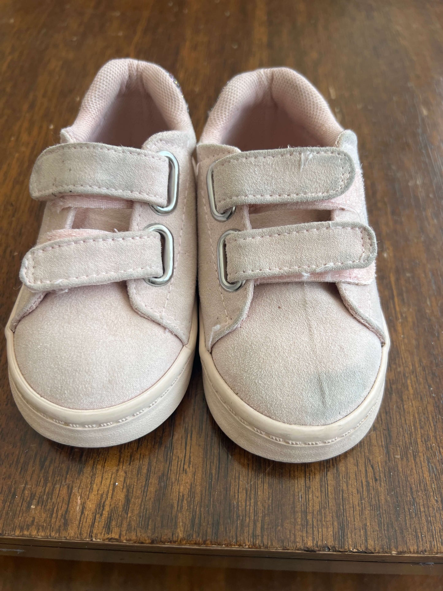 H and m size 6 runners, Shoes 6 (Walkers:12-24 mth)