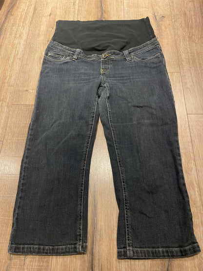 Maternity Jean capris, Maternity M (8-10)