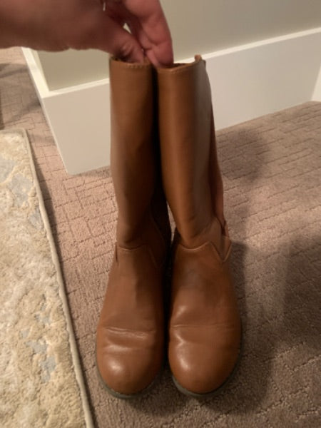 Old Navy size1 tan dressy boots