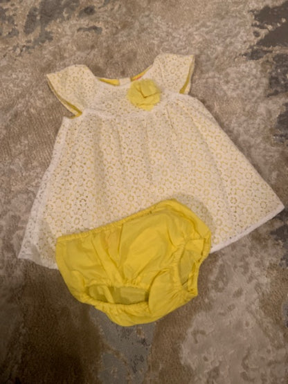 Children’s place size 6-9M  white lace dress with yellow liner, Kids 9 Month (6-9M)