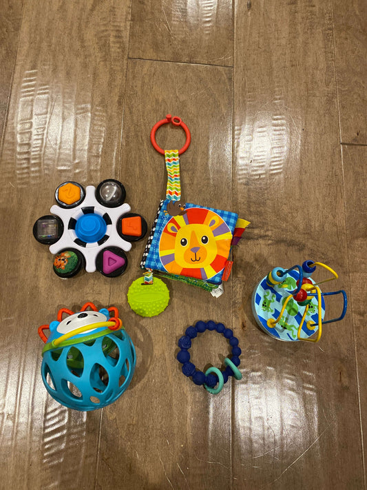 Set of 5 infant toys