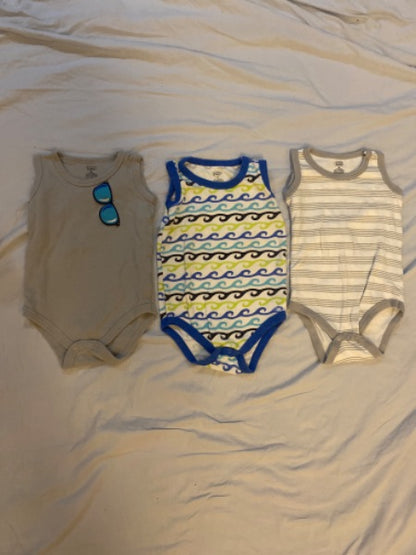 Size 9-12 month snap up sleeveless onesies , Kids 12 Month (9-12M)