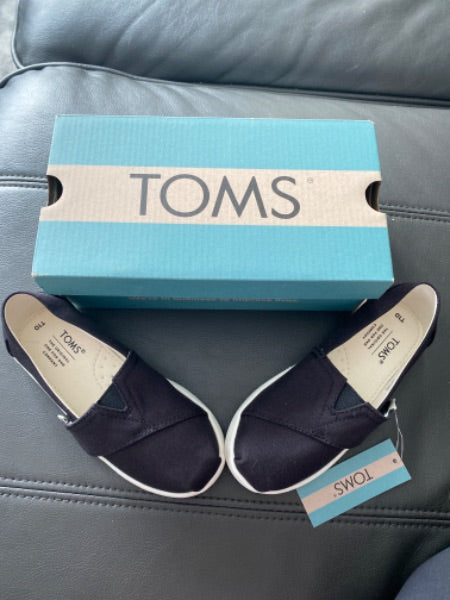 New with Tags in box slip on toms black size 10T, Shoes 10 (Toddler:2-4yr)