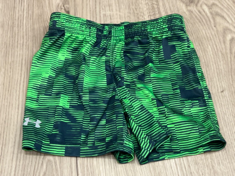 Under Armour short set (Grey/Green), size 18mos, EUC, Kids 18 Month (12-18M)
