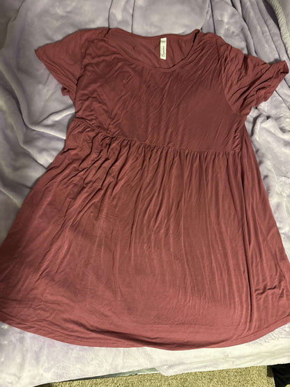 2 xxl maternity shirts, Maternity 2XL+ (18+)