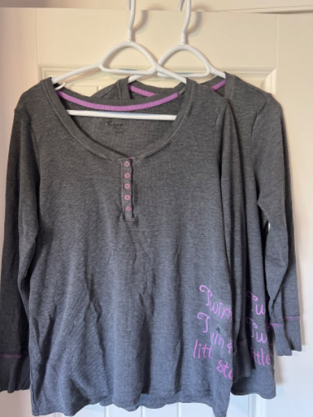 *2 Maternity nursing pajama tops xxl, Maternity XL (16-18)