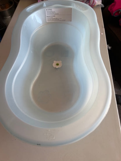 *Winnie the Pooh bath tub