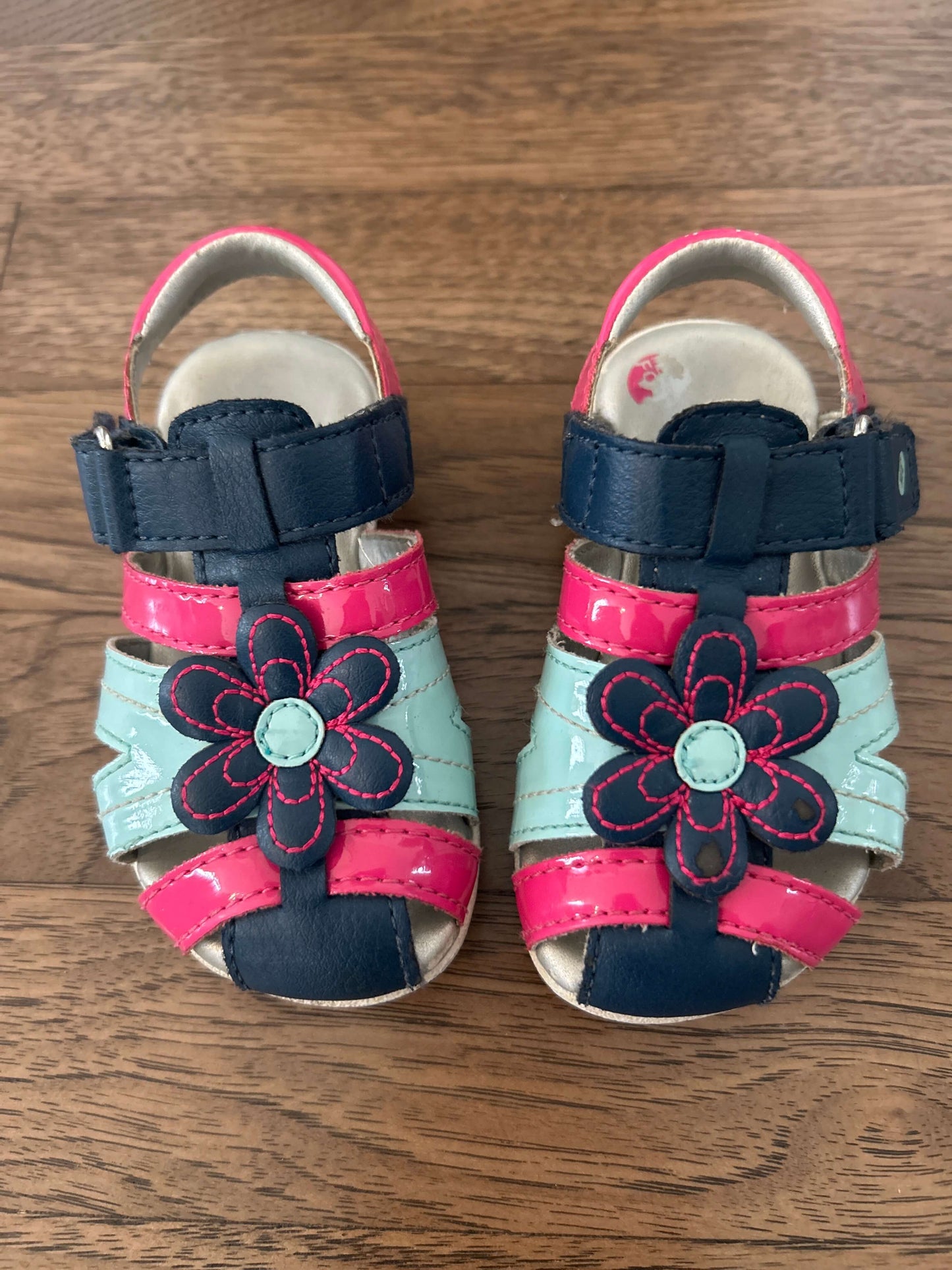 Stride Rite Sandals - Size 6 baby/toddler, Shoes 5 (Walkers:12-24 mth)