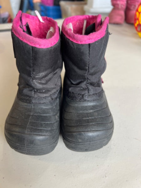 Size 5 Black winter boots , Shoes 5 (Walkers:12-24 mth)