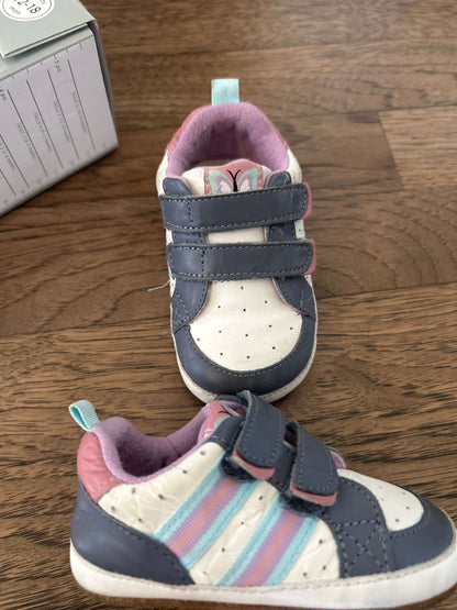Robeez First Kicks shoes - 12-18 months Leather Upper, Shoes 5 (Walkers:12-24 mth)