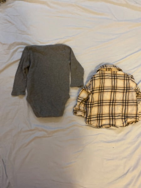 Set of two fall and winter tops size 12-18 month, Kids 18 Month (12-18M)