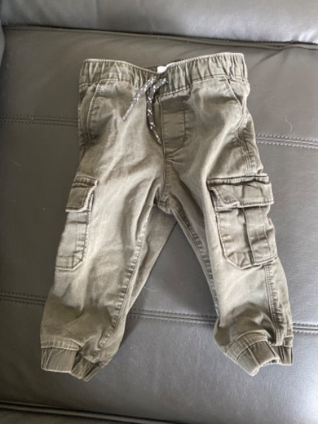 Old Navy Cargo pants  size 18-24 month, Kids 24 Month (18-24M)