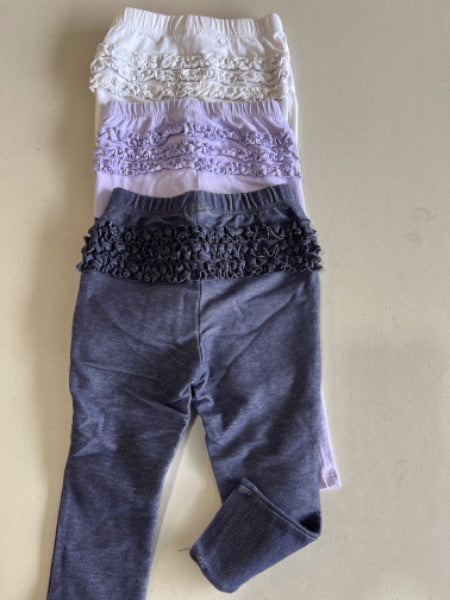 Carters Bundle of 3 ruffle pants 18-24M, Kids 24 Month (18-24M)