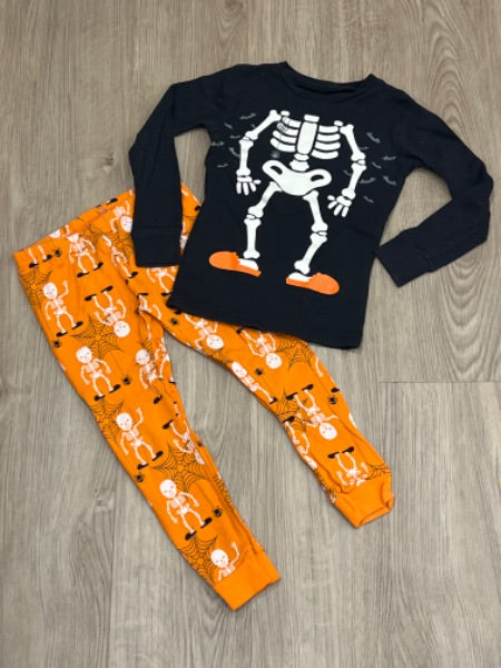 Carter’s, Halloween PJ’s, Glow-in-the-Dark, Skeleton theme, size 4T