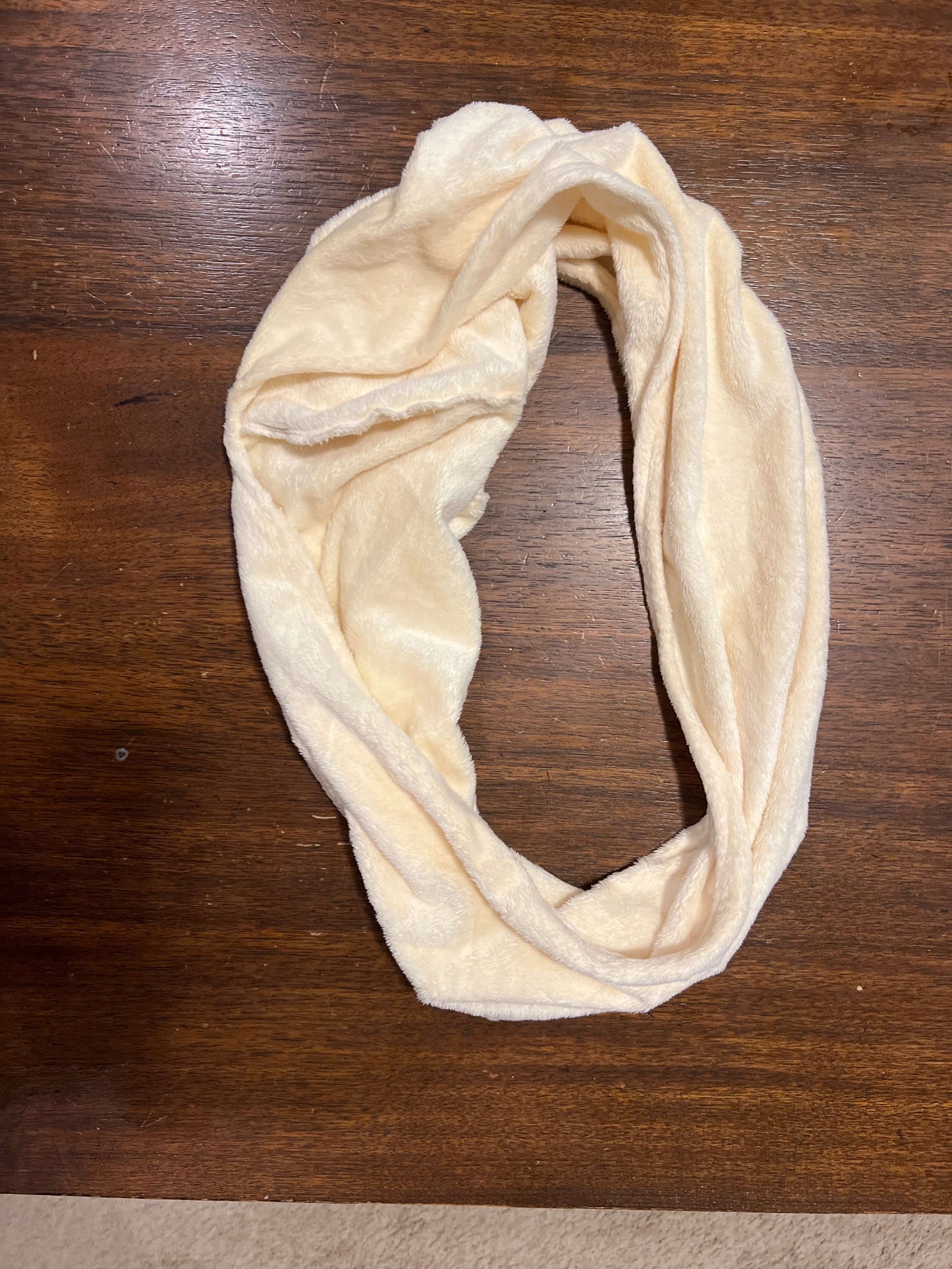 Baby roo beige baby sling