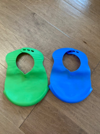Set of 2 Tommee Tippee bibs