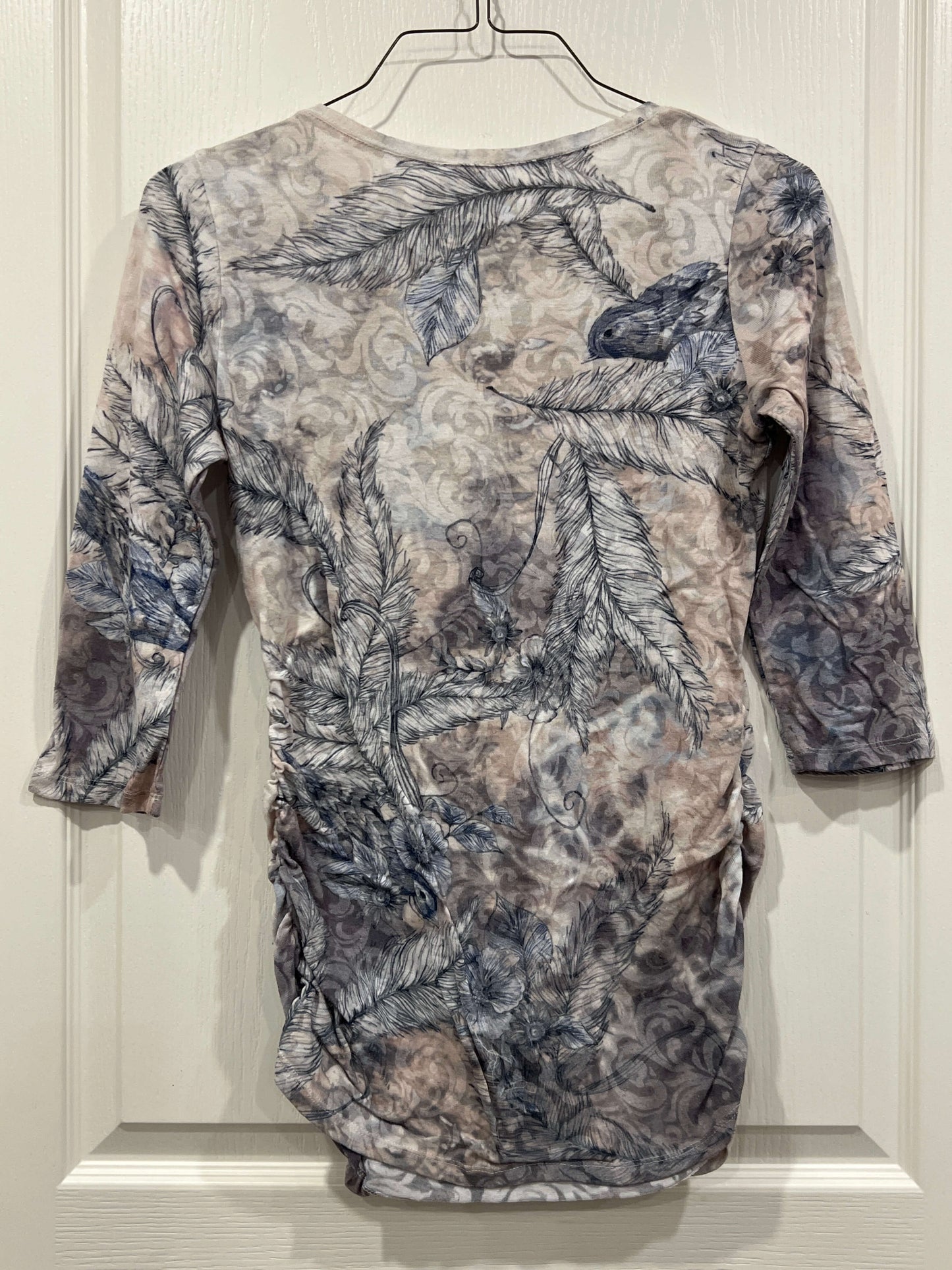 Motherhood Maternity 3/4 length sleeve, bird/feather top, neutral colours, VGUC, Maternity M (8-10)