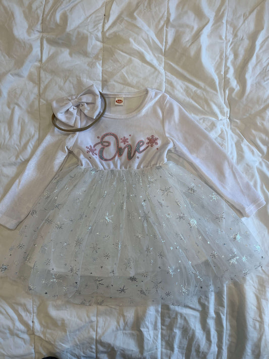 Winter Onederland 1st Birthday Dress with Bow 12-18M EUC, Kids 18 Month (12-18M)