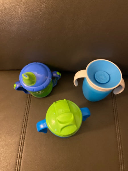 Set of 3 sippy cups
