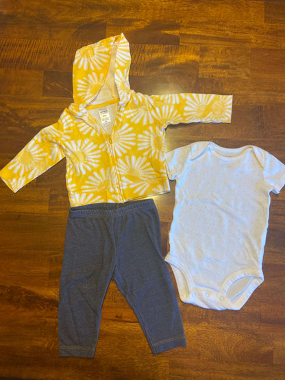 Three piece Carter’s outfit 6 months, Kids 6 Month (3-6M)