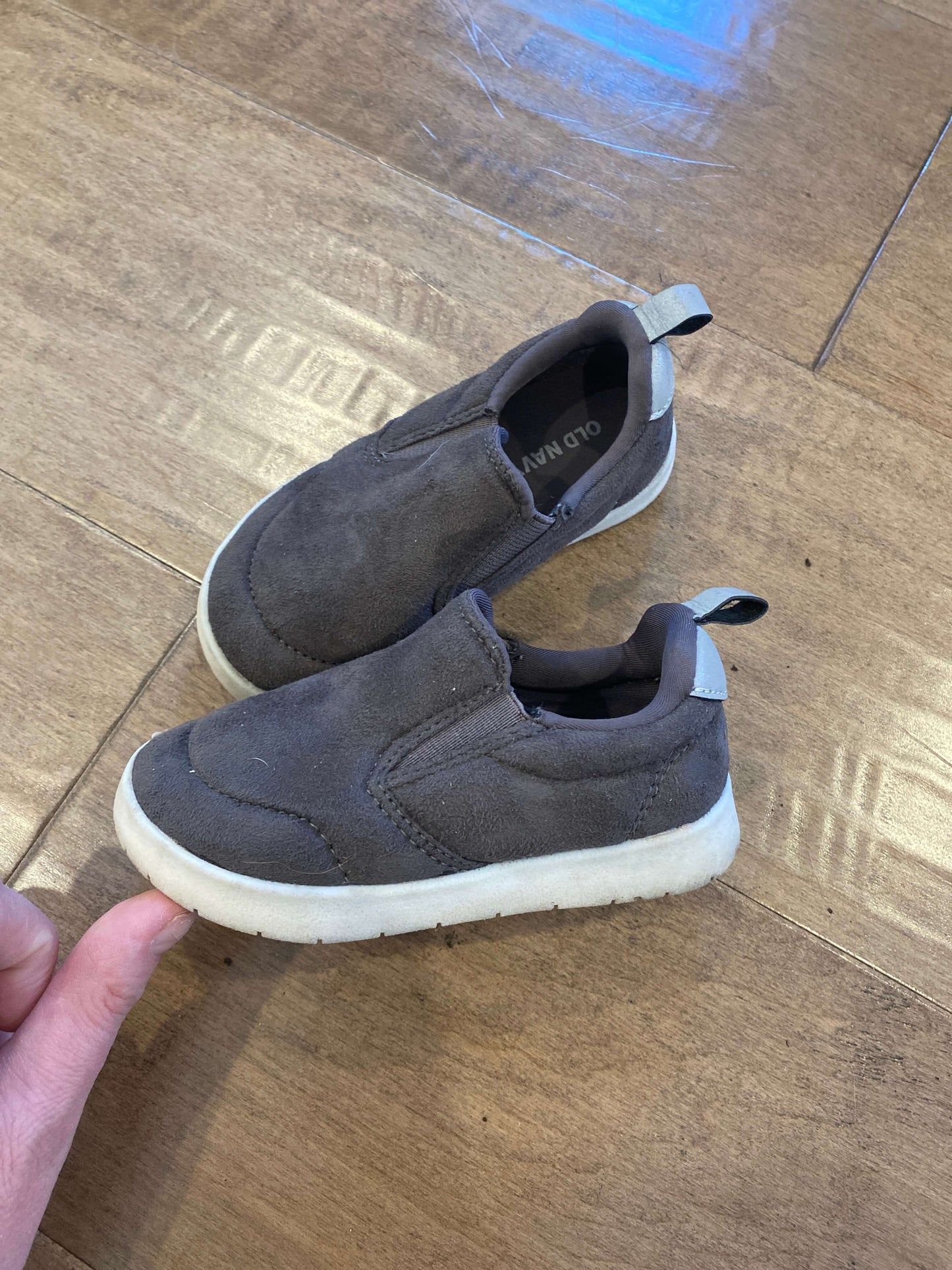 Slip on Old Navy Shoes size 6T, Shoes 6 (Walkers:12-24 mth)