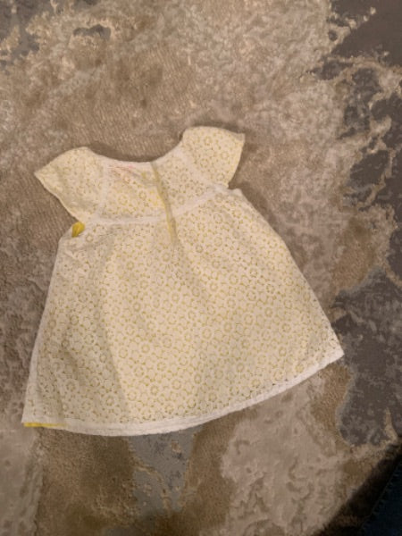 Children’s place size 6-9M  white lace dress with yellow liner, Kids 9 Month (6-9M)