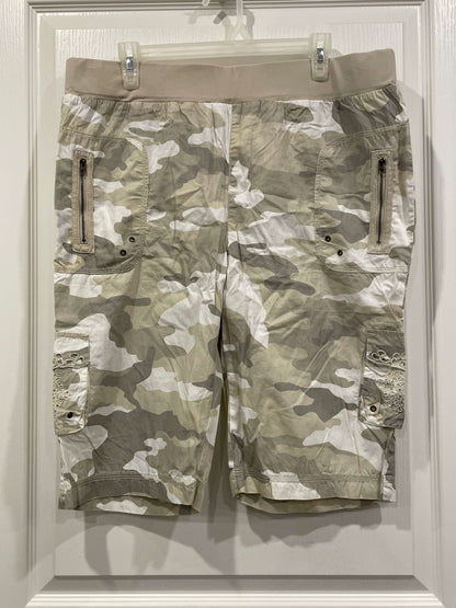 EUC, Motherhood Camo Capris, size Large, Maternity L (12-14)