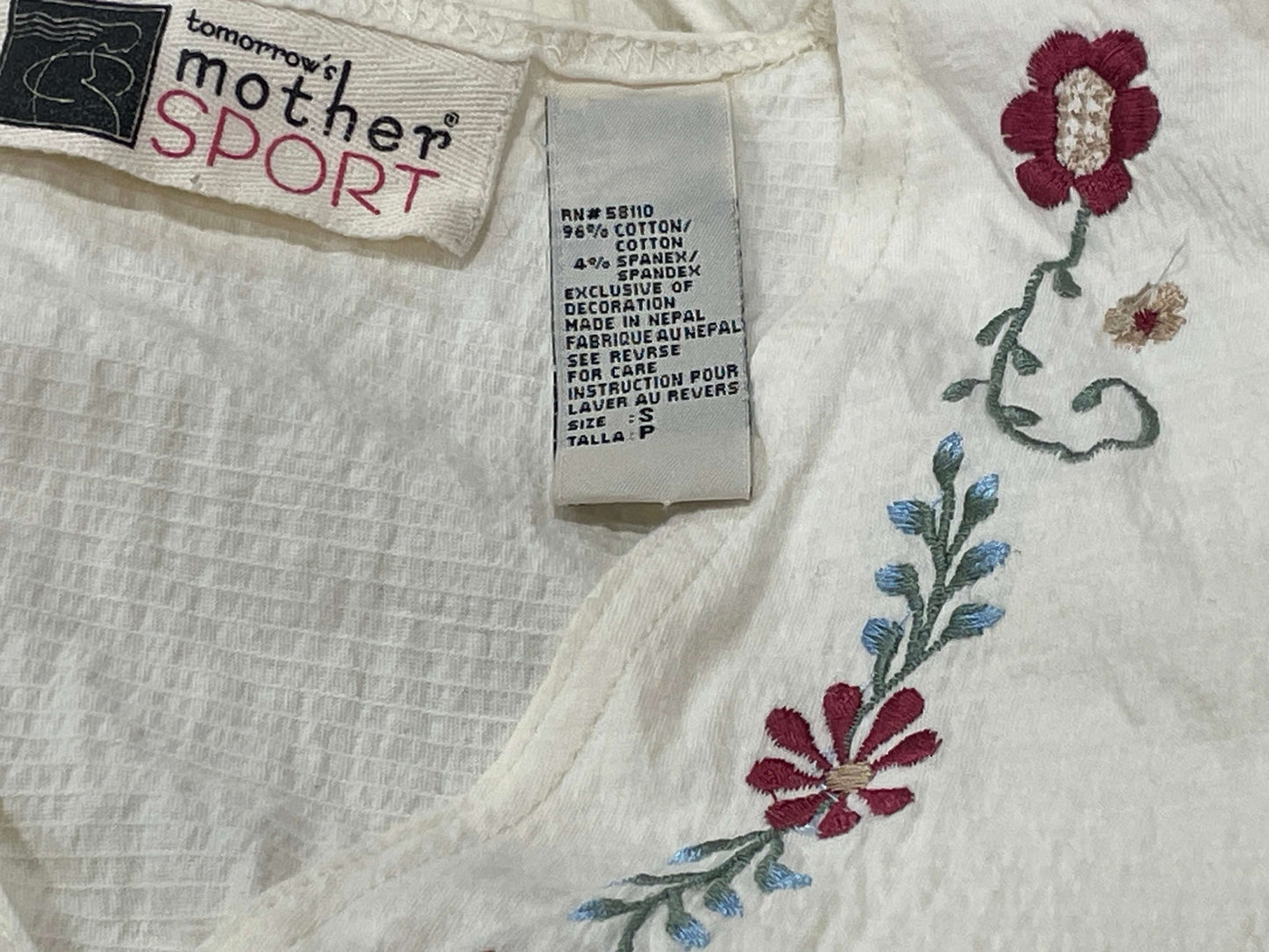 Tomorrow’s Mother, Cream colour, Maternity V-Neck Top with floral embroidery, 3/4 sleeves, size Small, VGUC, Maternity S (4-6)