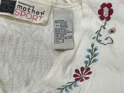 Tomorrow’s Mother, Cream colour, Maternity V-Neck Top with floral embroidery, 3/4 sleeves, size Small, VGUC, Maternity S (4-6)