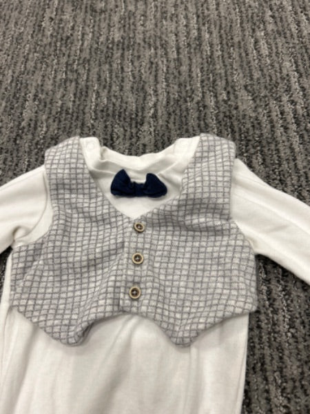 Vest and Bow tie long-sleeved onesie, Kids 9 Month (6-9M)