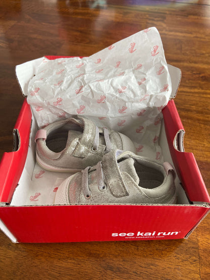 See Kai Run Stevie II Silver Shimmer toddler shoes size 3.5, Shoes 3.5 (Baby: 0-12 mth)