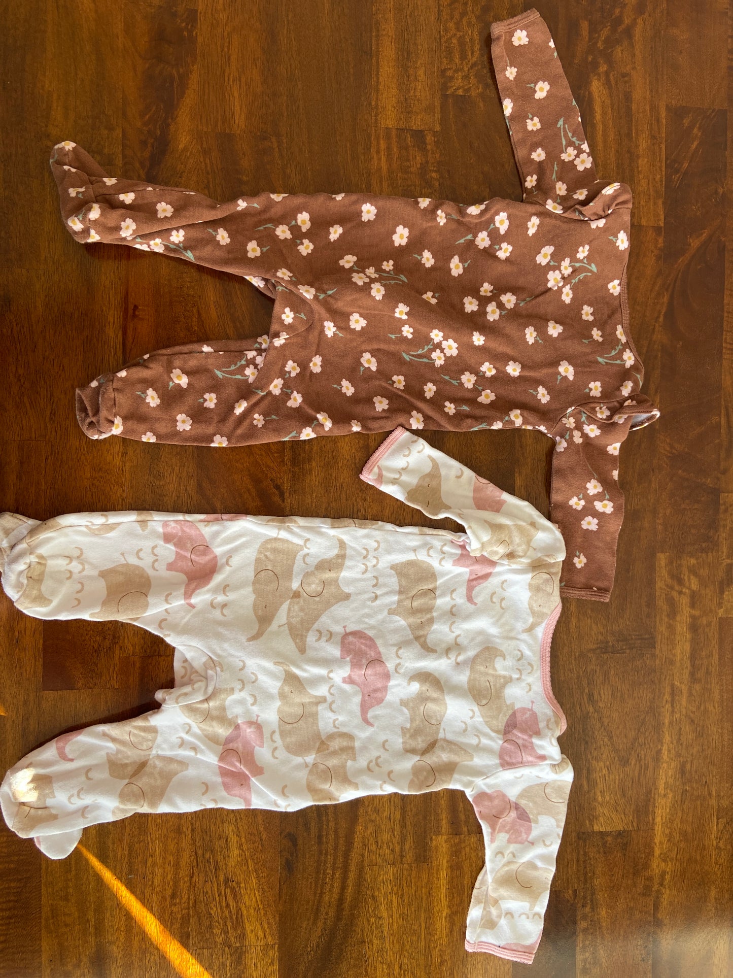 2 Carter’s sleepers 9 months, Kids 9 Month (6-9M)