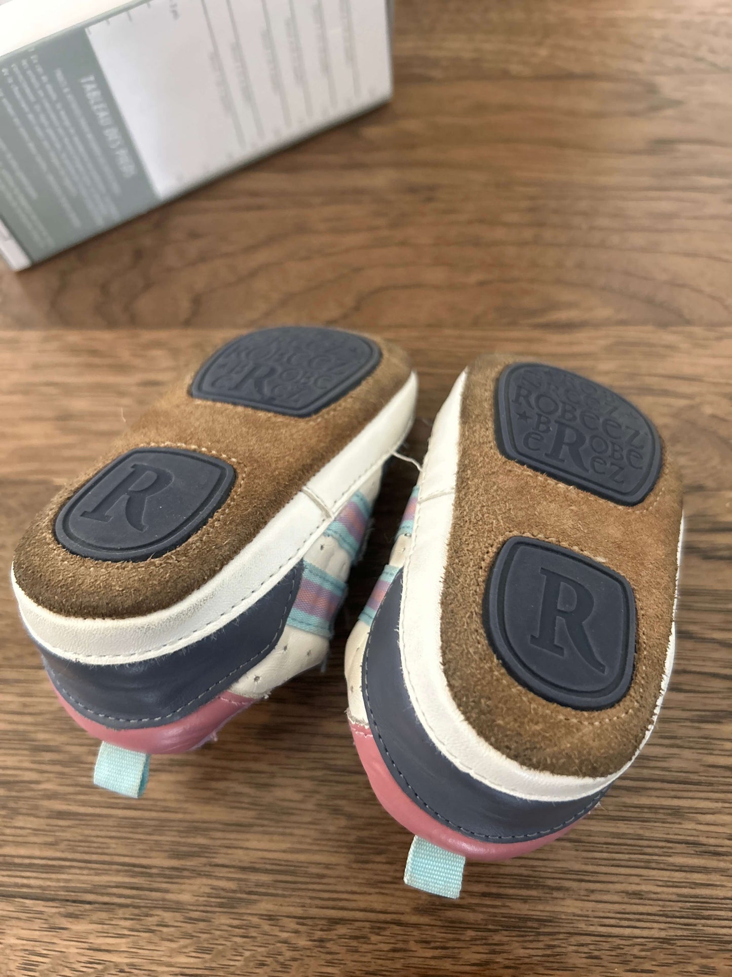 Robeez First Kicks shoes - 12-18 months Leather Upper, Shoes 5 (Walkers:12-24 mth)