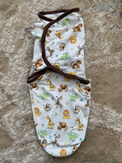 Gerber size 0-3 m neutral colour sleepers + swaddle me sack, Kids 3 Month (0-3M)