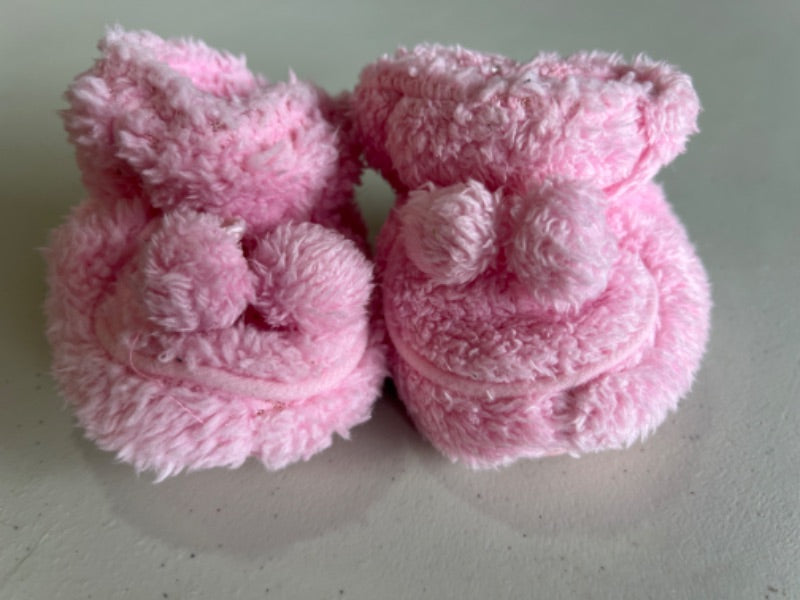 *Size 2-3 Pink baby booties, Shoes 2 (Baby: 0-12 mth)