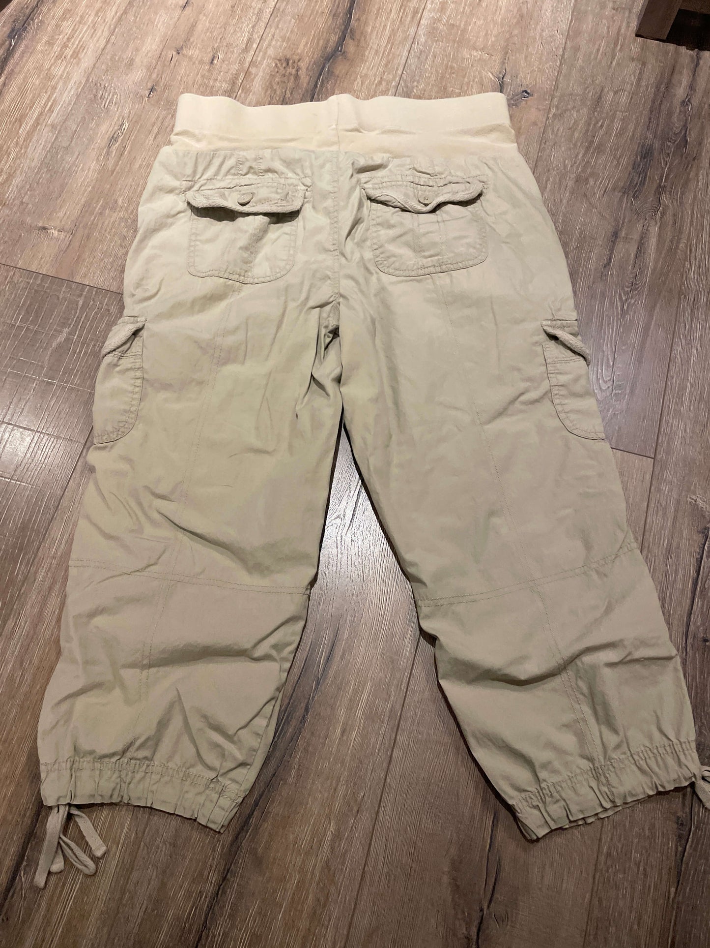 Maternity cotton cargo capris, Maternity M (8-10)