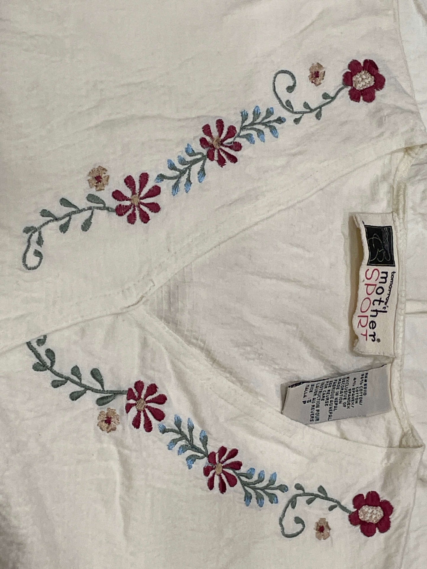 Tomorrow’s Mother, Cream colour, Maternity V-Neck Top with floral embroidery, 3/4 sleeves, size Small, VGUC, Maternity S (4-6)